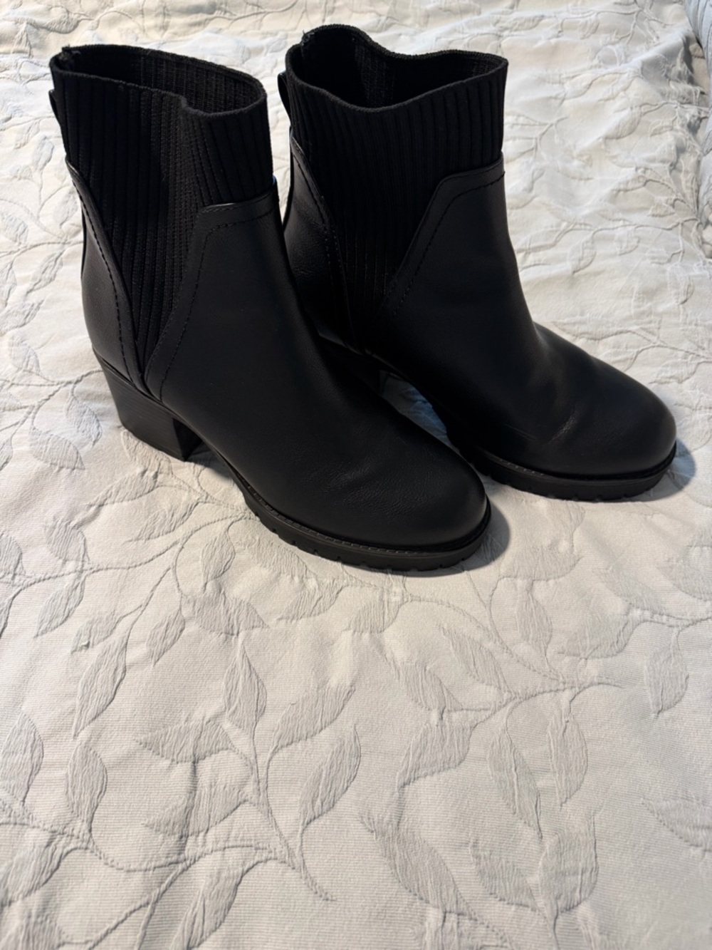 069 MIA Black Chelsea Lug Heel Ankle Boot SZ 8 - Picture 2 of 10